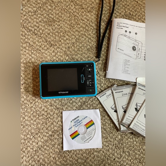 Polaroid Z2300 10MP Digital Instant Print Camera (Blue) - Picture 2 of 10